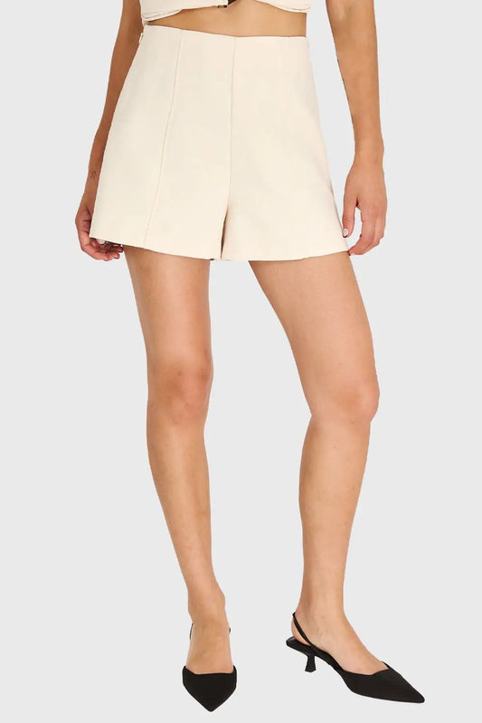 Short Sastrero de Mujer Beige