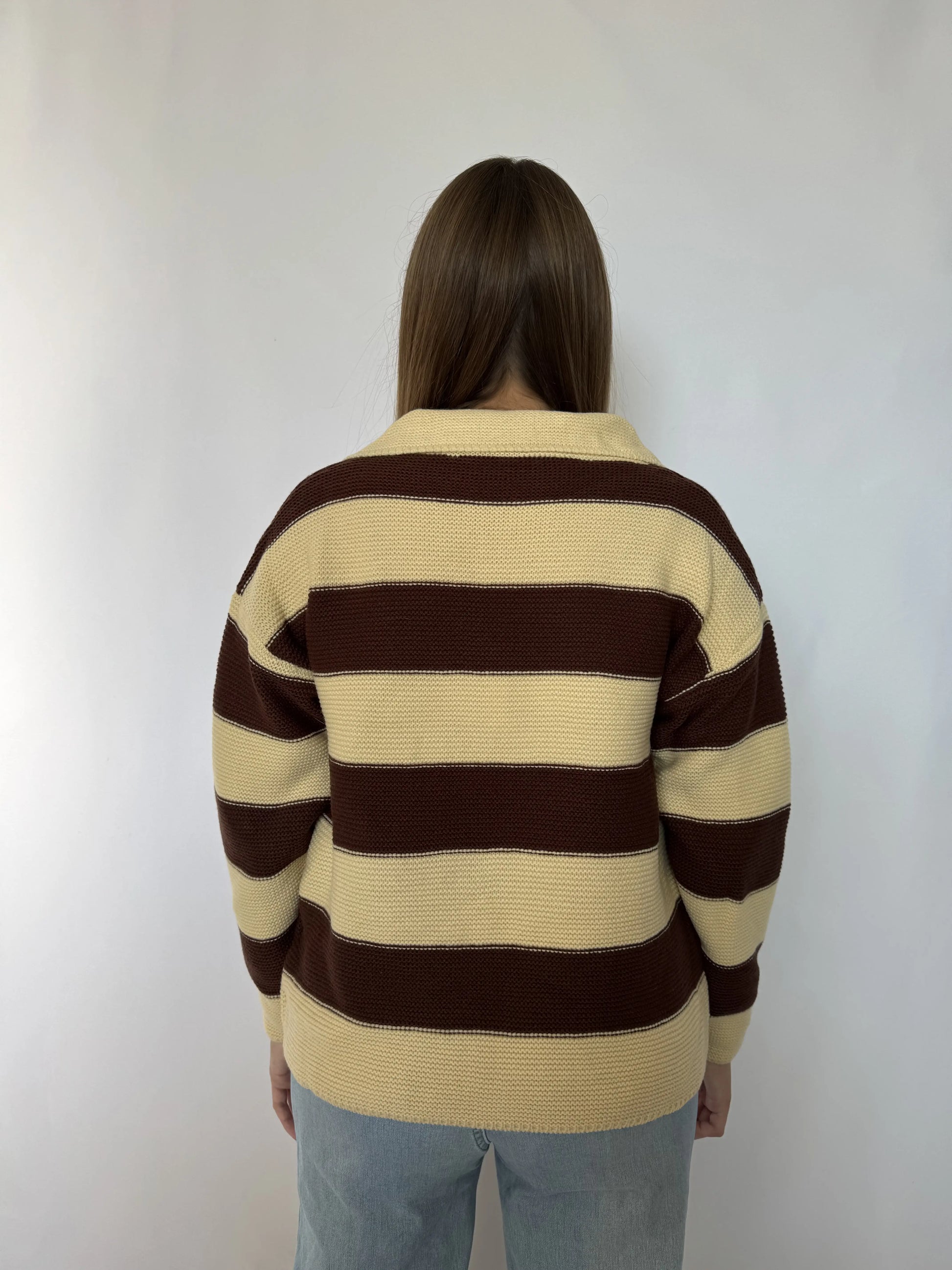 Sweater Rayado Cuello Piqué – Comodidad, elegancia y estilo sin esfuerzo